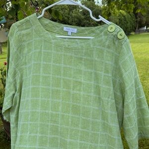 Adorable top by Habitat. Size XL.